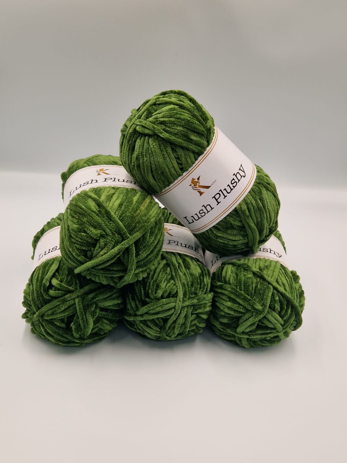 Knitco Lushy Plushy 5 x 100g - 100m - 100% Polyester Knitting Crochet Yarn