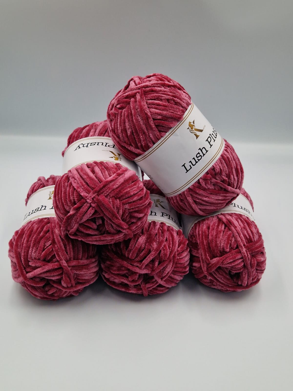 Knitco Lushy Plushy 5 x 100g - 100m - 100% Polyester Knitting Crochet Yarn