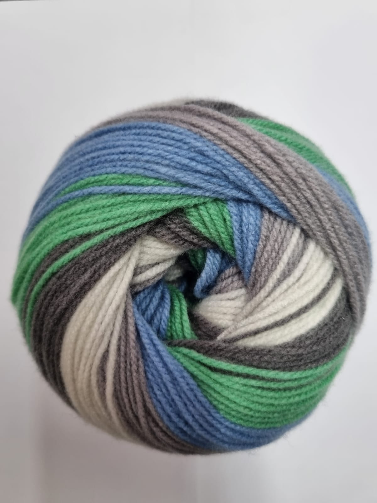 Knitco Northern Lights DK 1 x 150g - 410m - 100% Acrylic Knitting Crochet Yarn