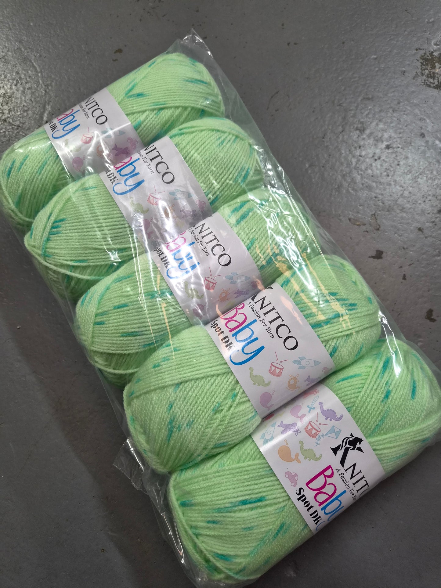Knitco Baby Spot DK 5 x 100g - 300m - 100% Acrylic Knitting Crochet Yarn