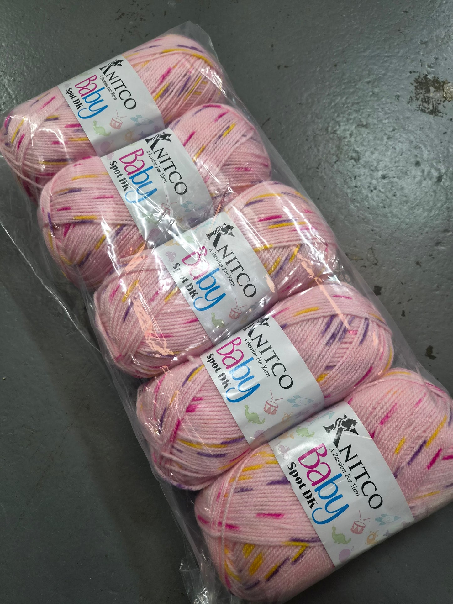 Knitco Baby Spot DK 5 x 100g - 300m - 100% Acrylic Knitting Crochet Yarn